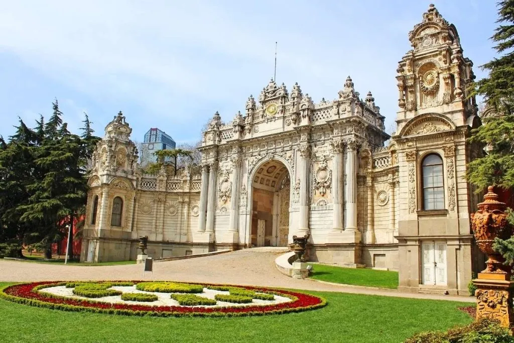 Palaces in Istanbul: The 10 Stunning Royal Ottoman Palaces
