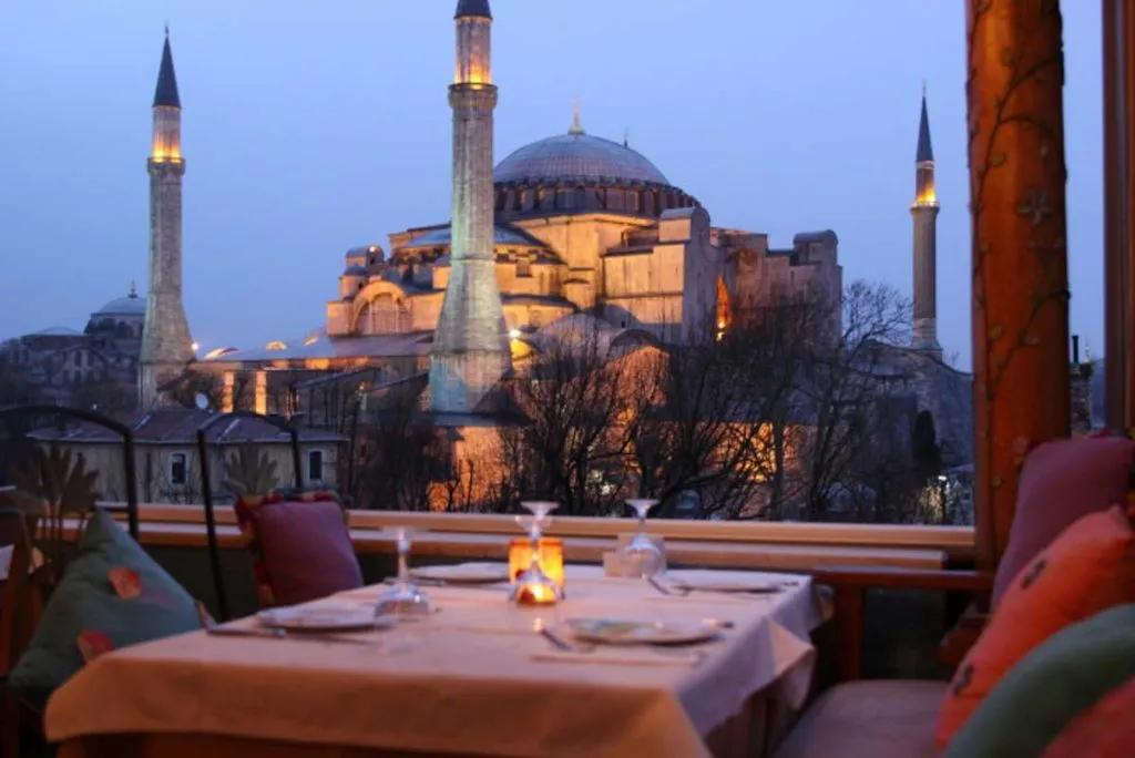 The 14 Best International Restaurants In Istanbul