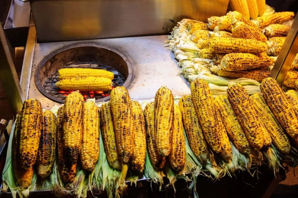 20 Best Turkish Street Food in Istanbul: Complete Guide & Where to Find Them