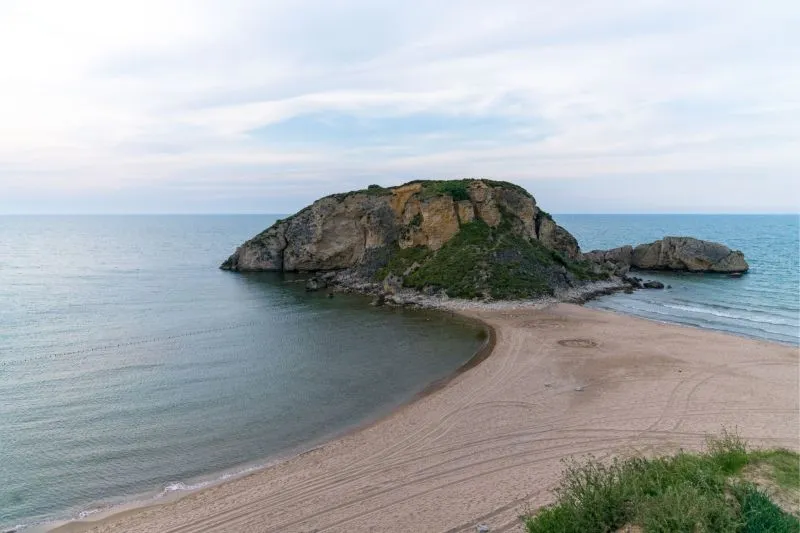 16 Most Beautiful Beaches in Istanbul (Public & Private)
