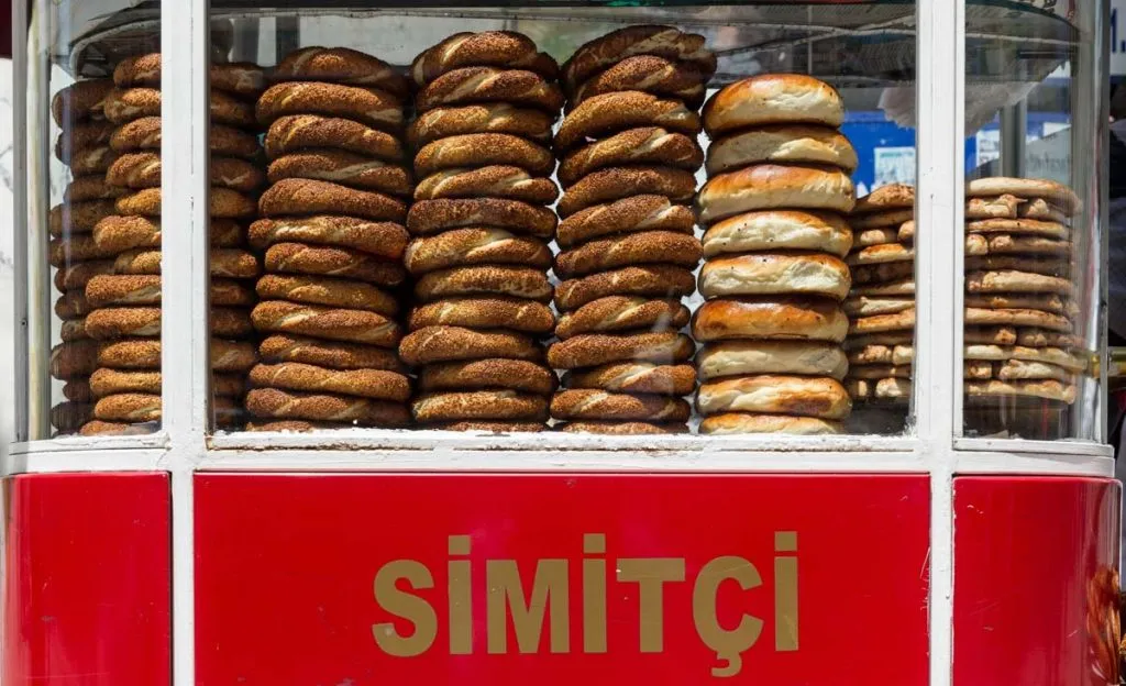 20 Best Turkish Street Food in Istanbul: Complete Guide & Where to Find Them
